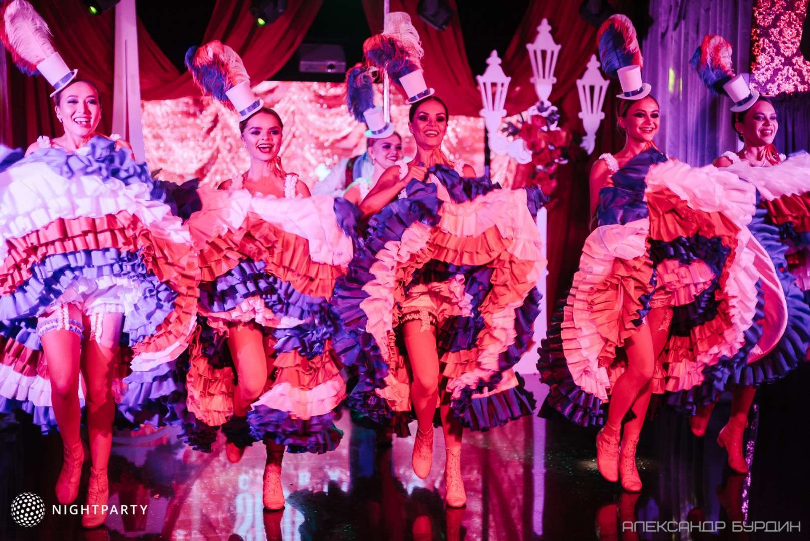 Кабарэ Show Girls 